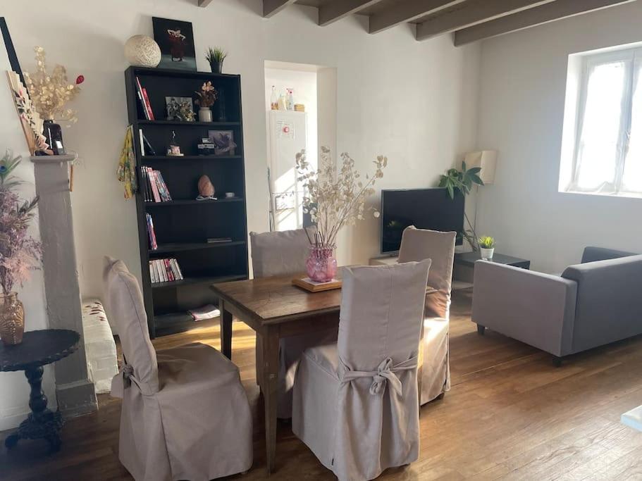 Charmante Maison, Coeur De Bourg Bazouges-la-Perouse Экстерьер фото